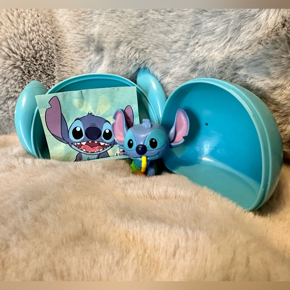 Disney Stitch Feed Me Series Coconut Stitch.